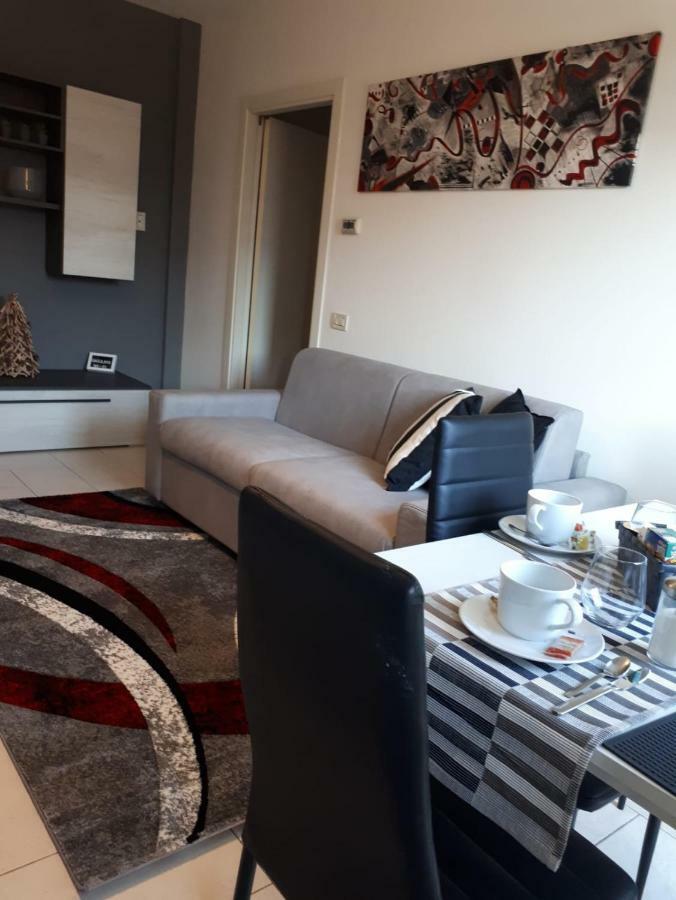 My Home Apartment 米拉 外观 照片